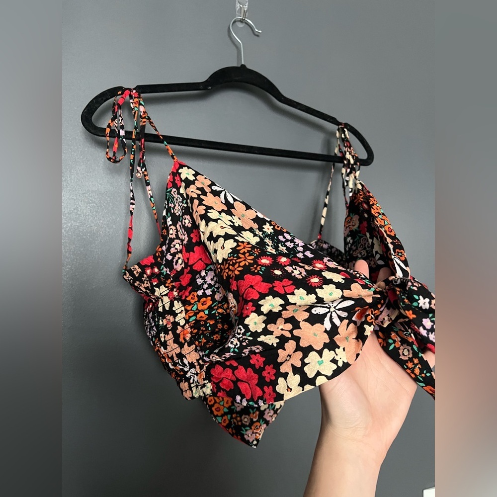 Free People Ava NWOT Reversible
Front Tie Bandana Top - Picture 4 of 13